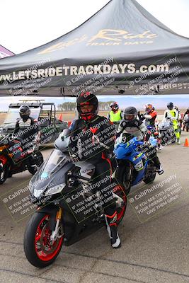 media/Nov-07-2022-Lets Ride (Mon) [[fbd0a82950]]/Around the Pits/